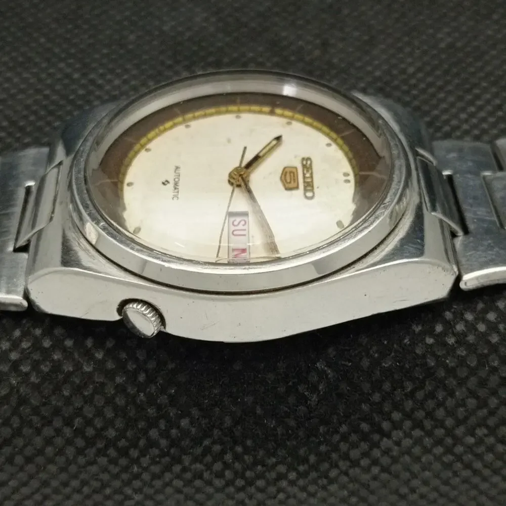 Vintage 1994 Seiko Automatic Mens Silver Watch W/daydate & Gold accents